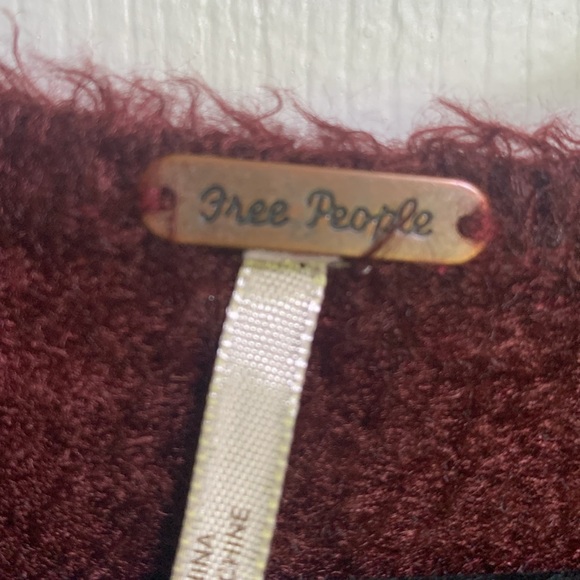 Free People oversized medium fuzzy maroon/ burgundy v neck sweater. Super soft - Picture 3 of 8